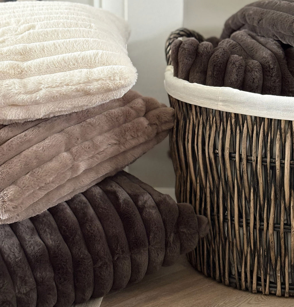 Echo Cushion Small in Truffle