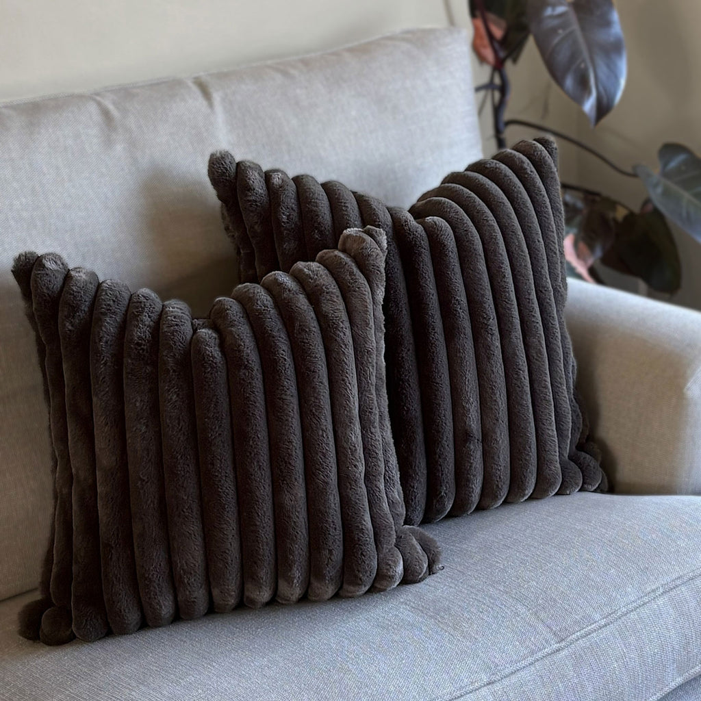 Echo Cushion Small in Truffle